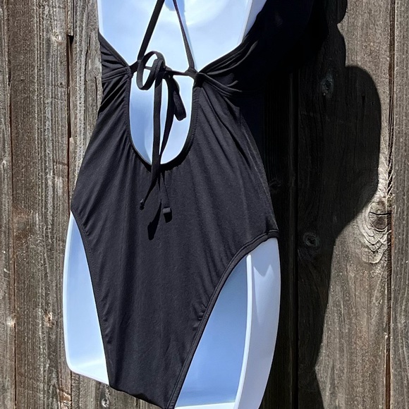 Shade & Shore black cheeky black one piece swimsuit size medium - Picture 13 of 16